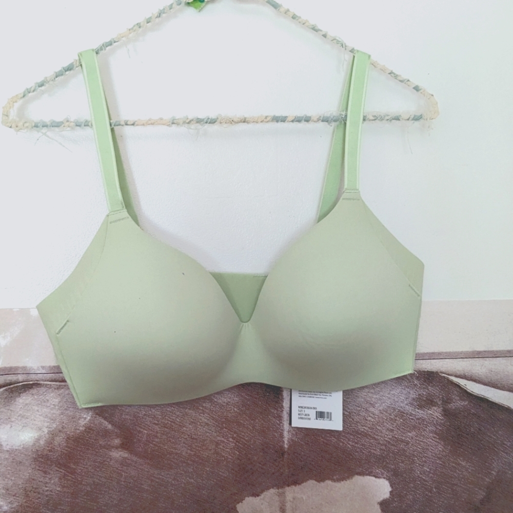 BNWT Knix Wingwoman Bra size 3 in Misty Green